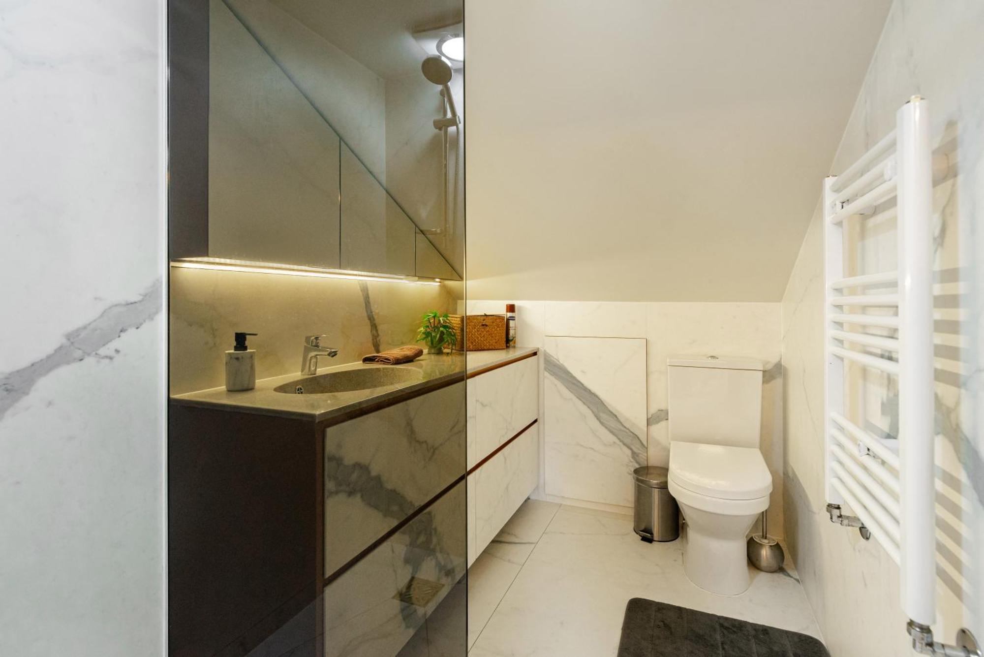 Airhome - Owl's Nest Apartment