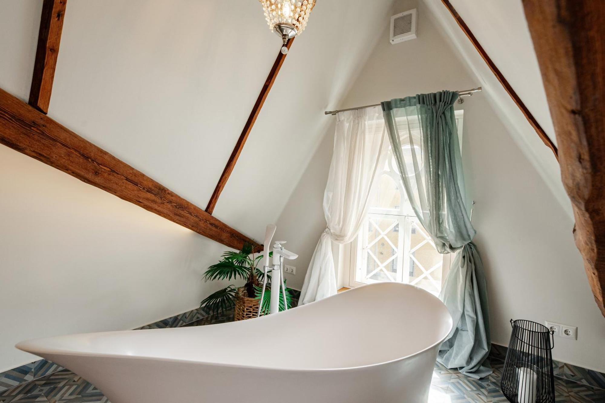 Airhome - Owl's Nest Apartment Tallinn
